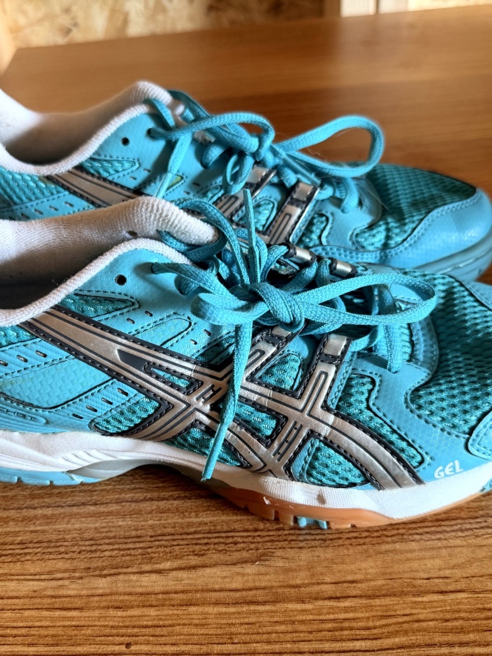 ASICS GEL-Rocket Women’s Teal Indoor Court Volleyball Racquetball Shoes